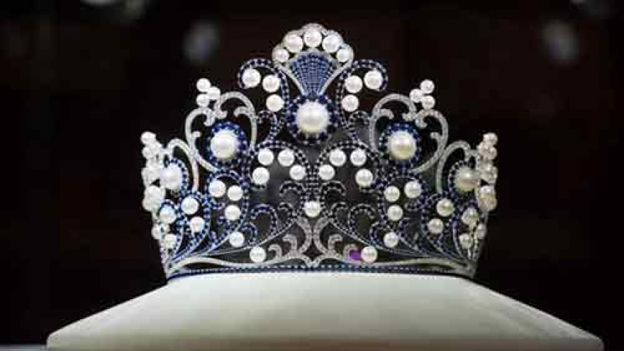 
        What does Miss Vietnam 2016 win?
                          
                      