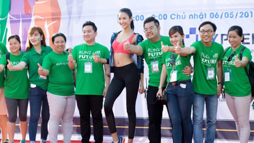 Hoang Thuy joins fundraising event ‘Run To Future 2018’