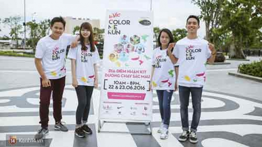 Danang youth prepare for colour bombs galore
