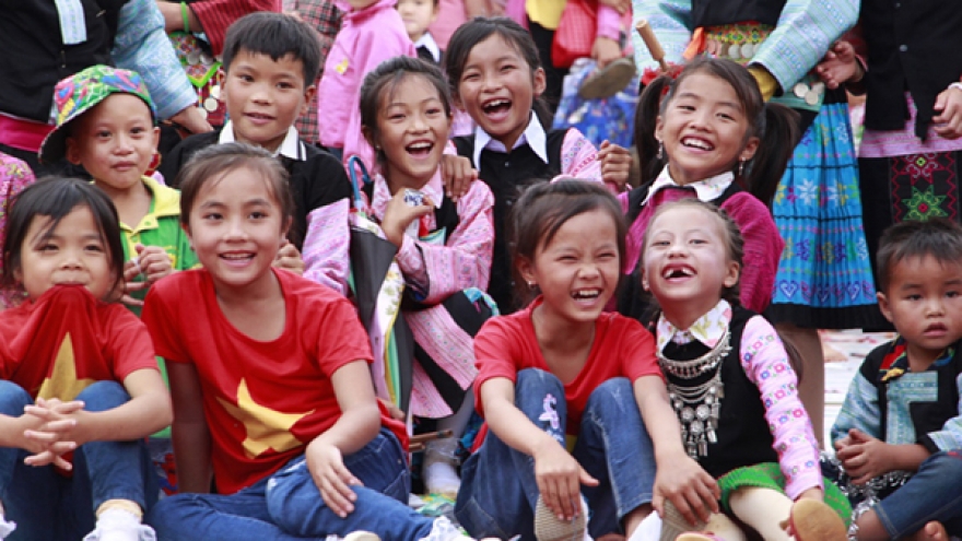Ethnic children in mountainous region celebrate Mid-Autumn Festival early 