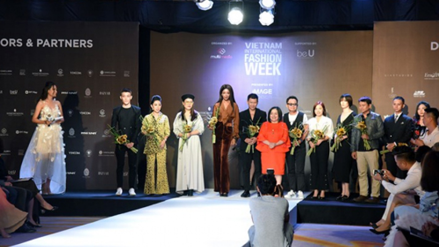 Young designers engage with Vietnam International Fashion Week Fall/Winter 2018
