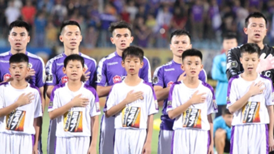 Hanoi FC return to V-League summit after victory over SLNA