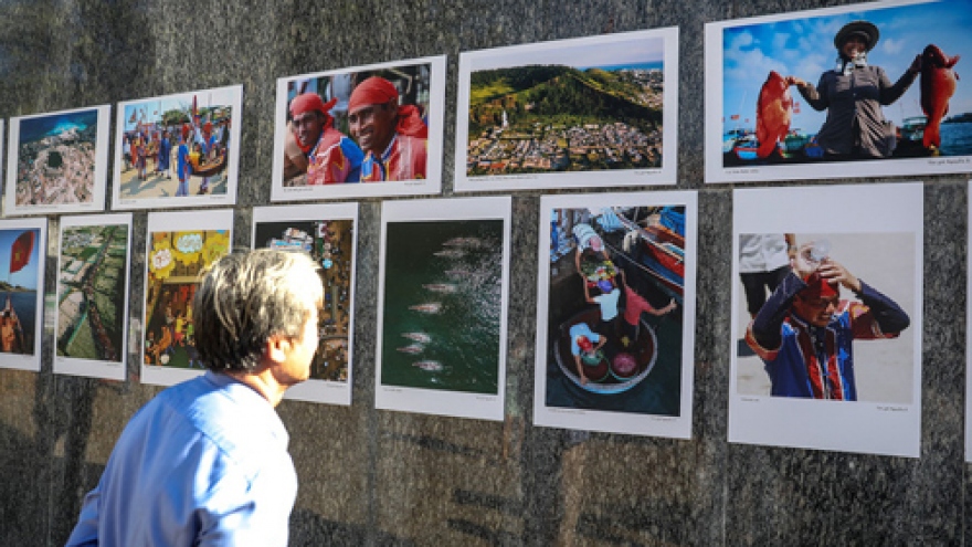 Ly Son photo exhibition opens in Quang Ngai province