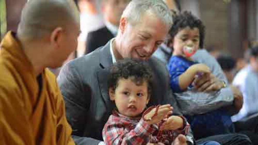 US Ambassador observes Vu Lan Festival 
