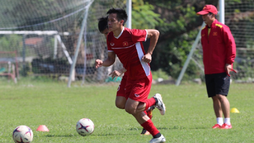 Vietnam national team hold final training session in Myanmar