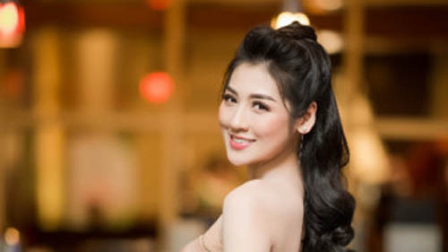 Tu Anh gorgeous at Hanoi event
