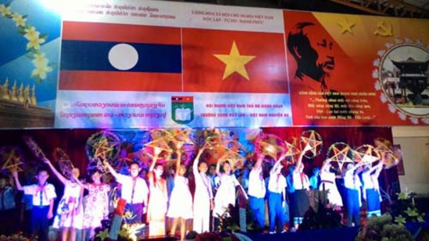 OVs in Laos celebrate Mid-Autumn Festival