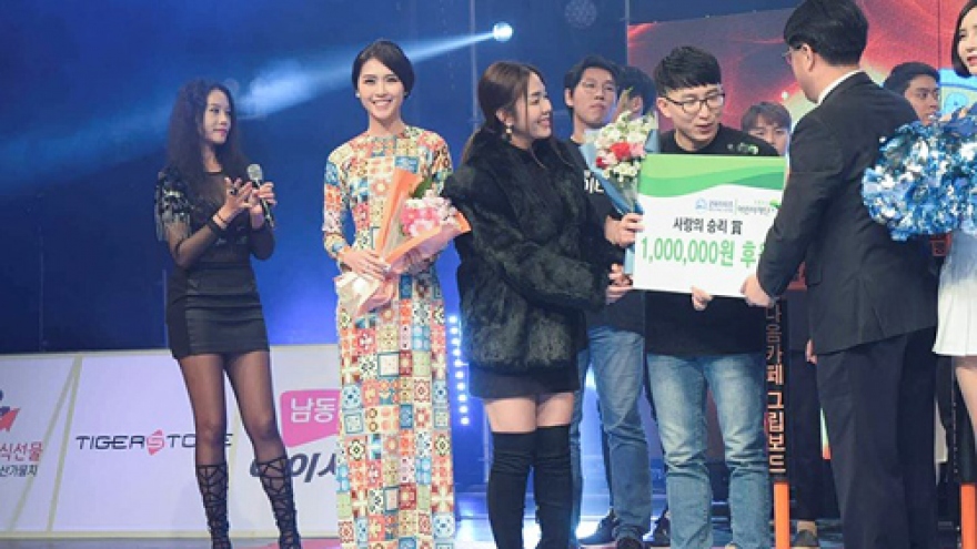 Tuong Linh joins charity event in ROK