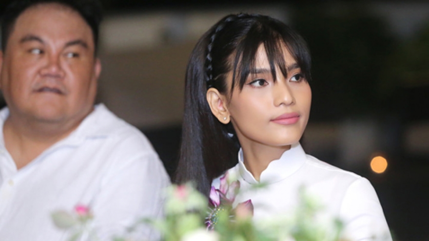 Thi May looks effortlessly elegant as she attends charity event 