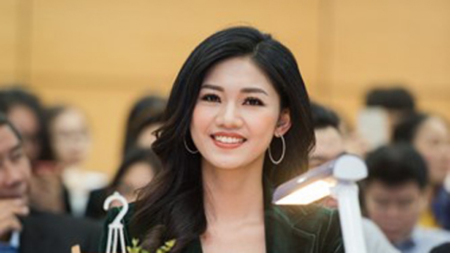 Thanh Tu judges Miss DAV 2018 pageant