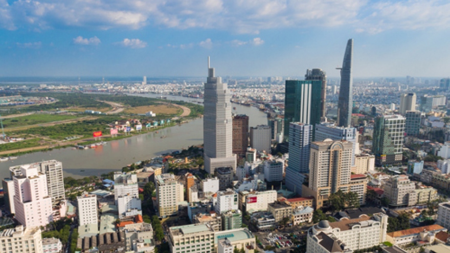 
        Foreign giants interested in Vietnamese real estate
                              