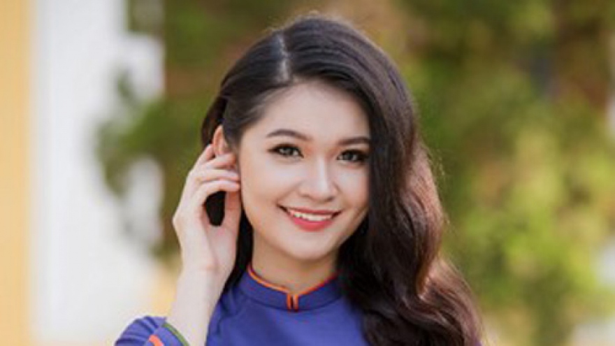 
        Thuy Dung glamorous at Hue launch of Miss Vietnam
                          
                      