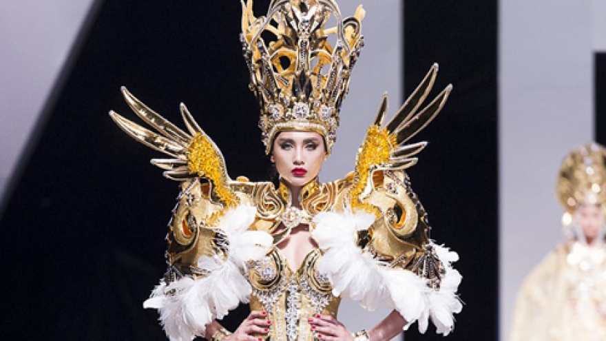 Hoang Yen dazzles at Vietnam Int’l Fashion Week