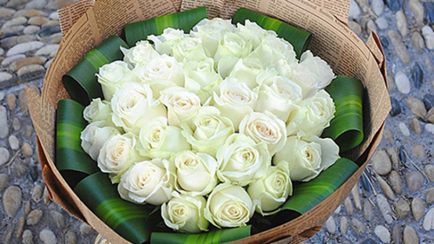 Chocolate, roses are popular gifts on White Day