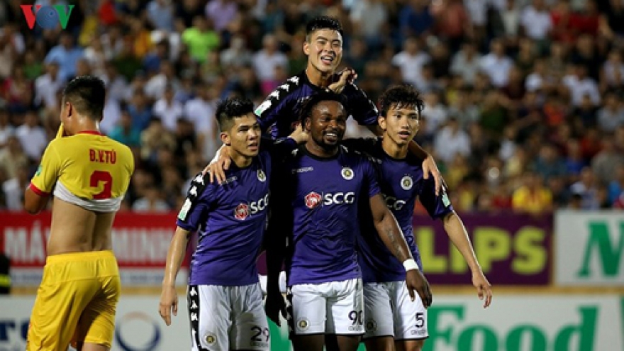
        Latest V-League 2018 standings: Hanoi FC retains its first place
                          
                      