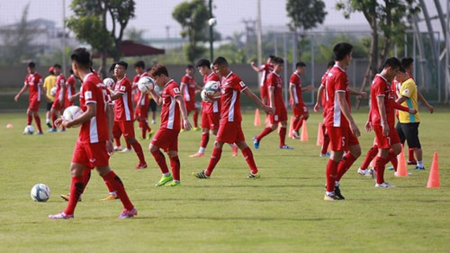 Vietnam’s Olympic football team practice tactics in secret