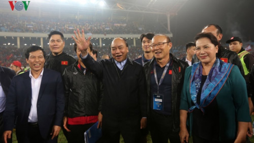 PM Phuc congratulates Vietnam U23s on their historic victory over Thailand