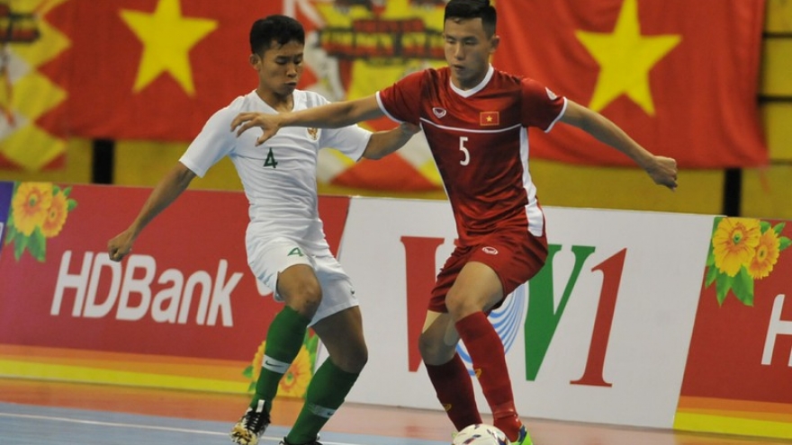 Vietnam’s futsal team remain in the hunt for semi-final spot
