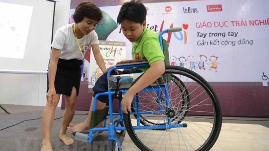 Seminar seeks ways to improve education for the disabled
