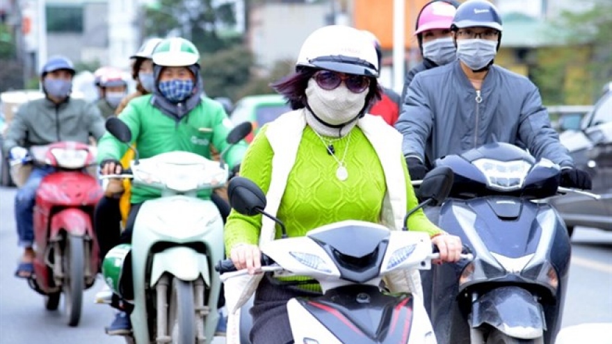 Hanoi chokes as air pollution increases