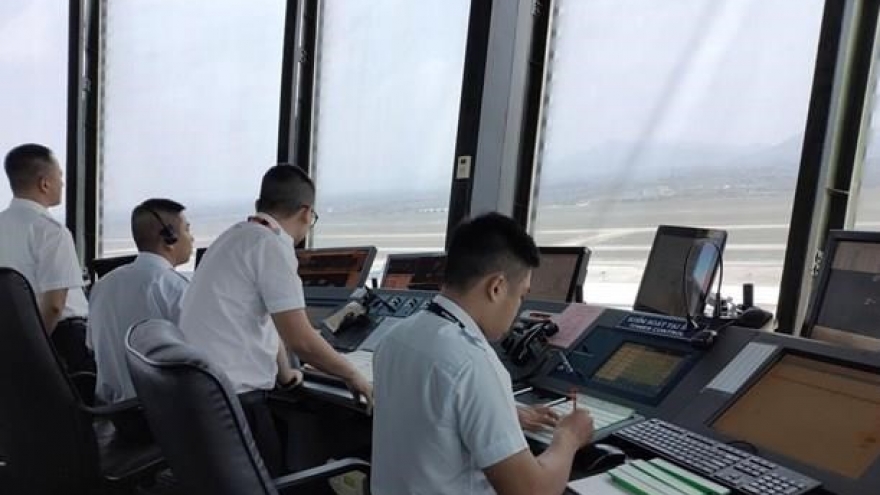 Air traffic controllers face strain with rising flights
