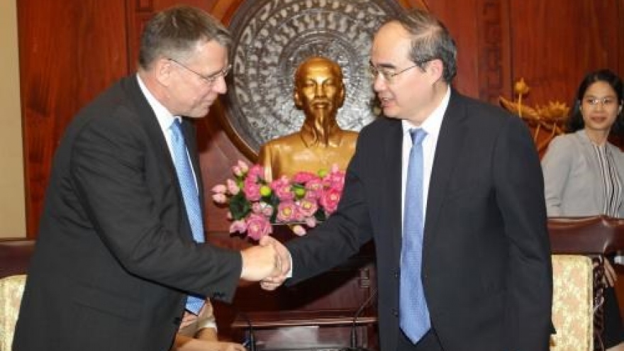 HCM City ready to cooperate with Airbus in smart transport development