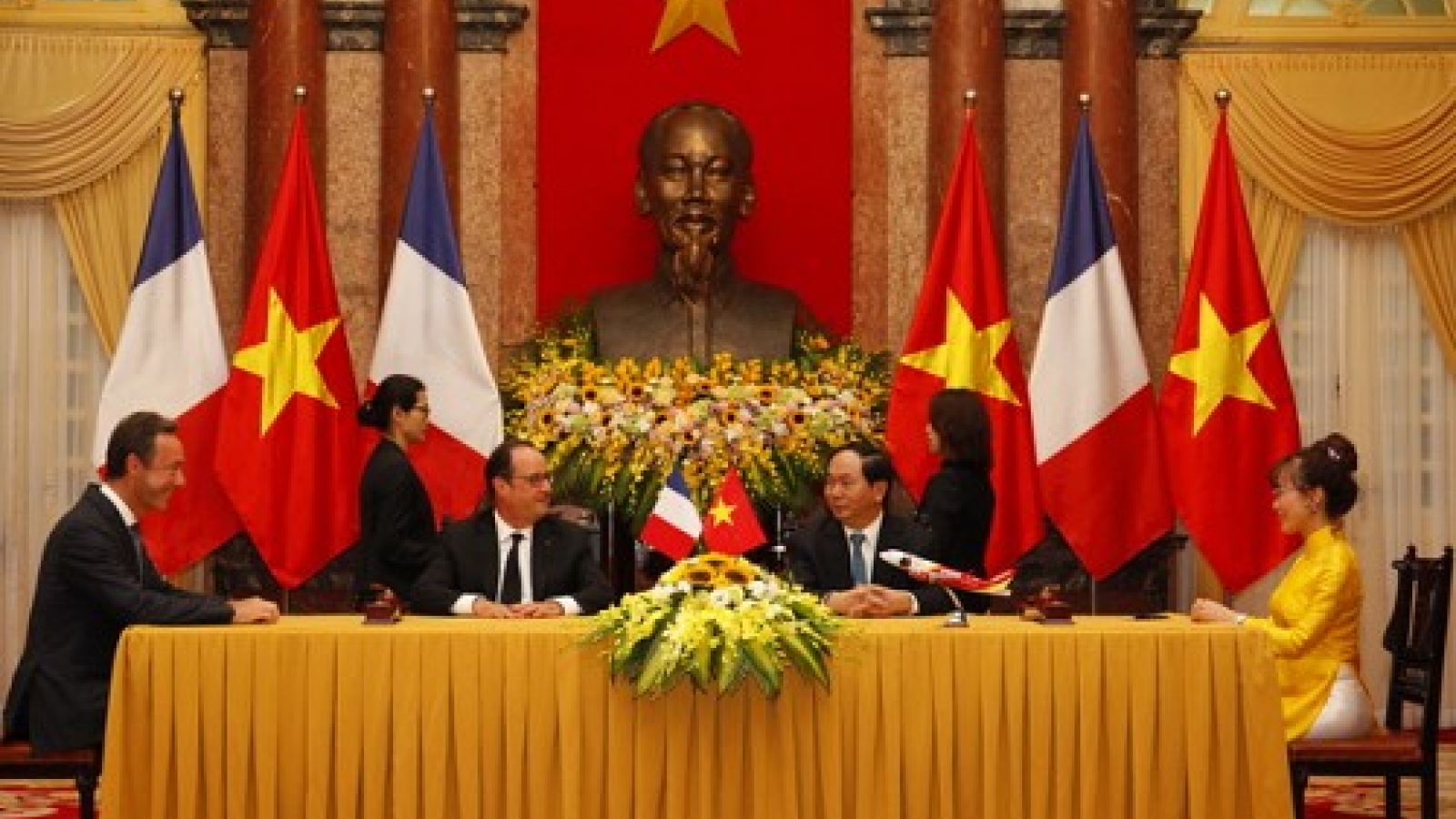 Vietnam carriers buy 40 Airbus planes