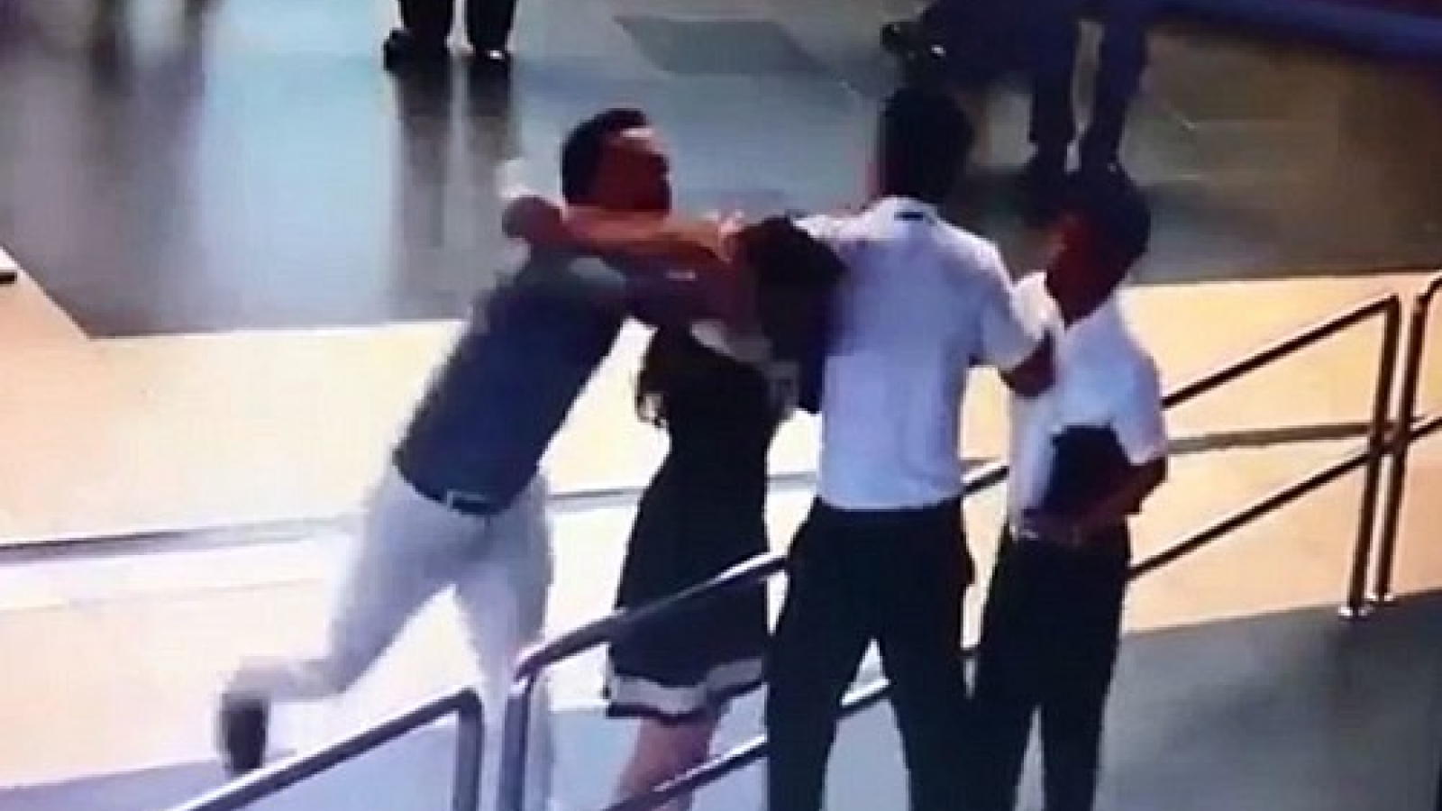 Hanoi traffic inspector sacked for involvement in airport assault