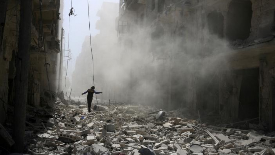 Russian, Syrian missiles pound Aleppo, destroy hospital: rebels and aid workers