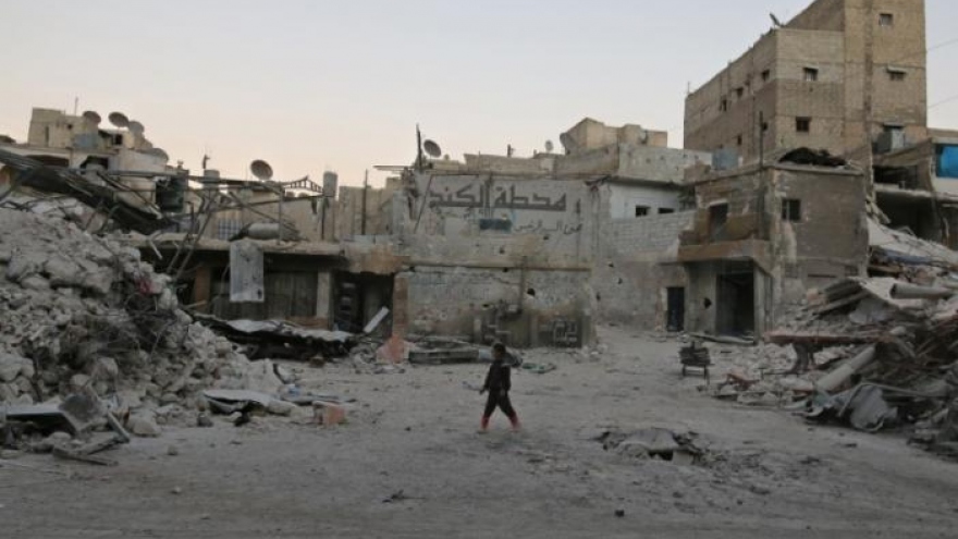
        US close to suspending Syria talks with Russia as Aleppo battle rages
                              