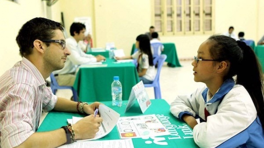 HCM City aims for all students to learn English from first grade