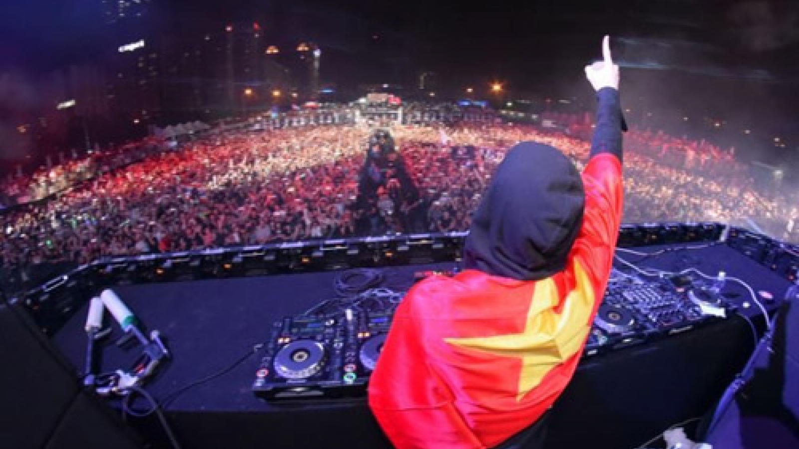 Jetstar Pacific celebrates its 10th anniversary with EDM concert