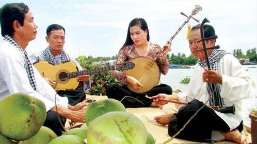 Vinh Long hosts amateur music festival   