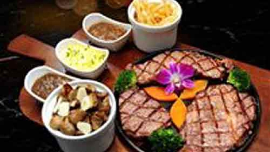 Savory US beef platter at Amigo Grill Restaurant