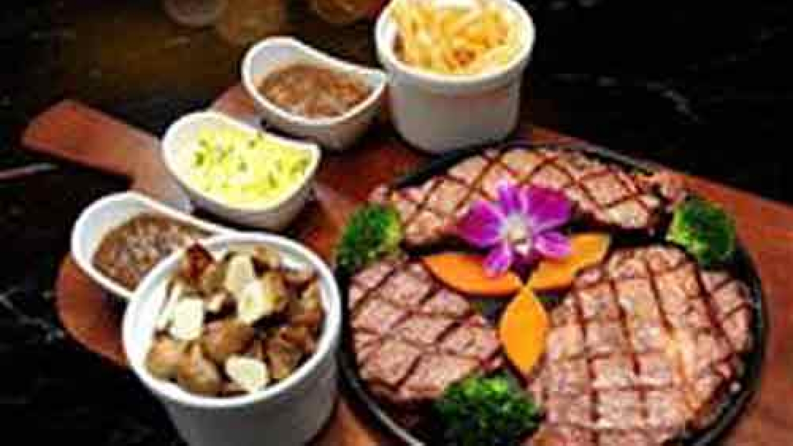 Savory US beef platter at Amigo Grill Restaurant