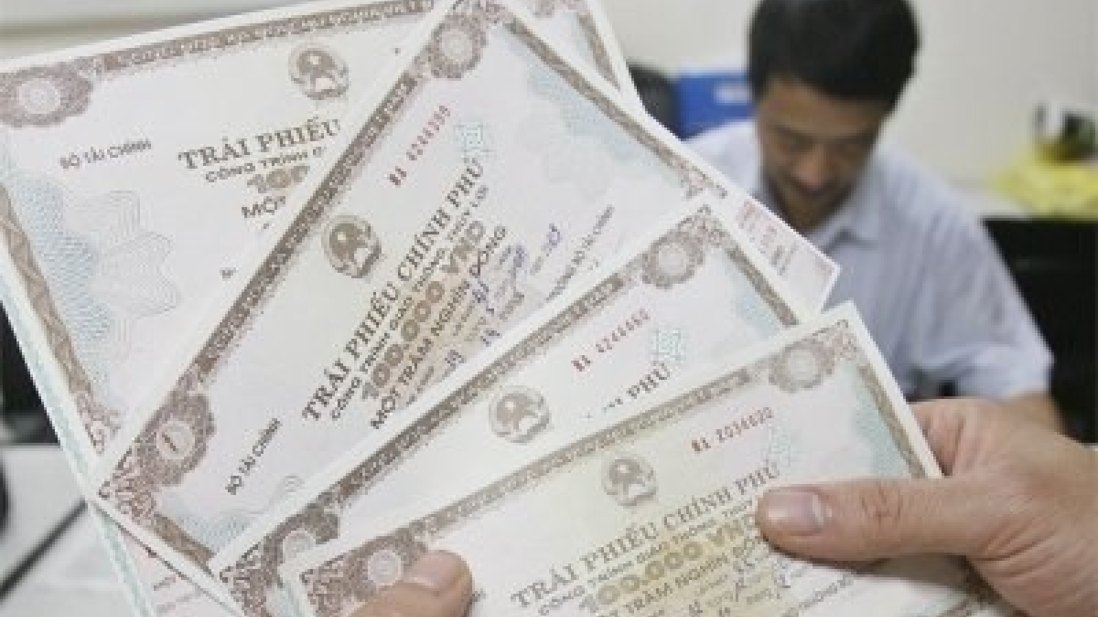 Vietnam delays US$3b int’l bond plan