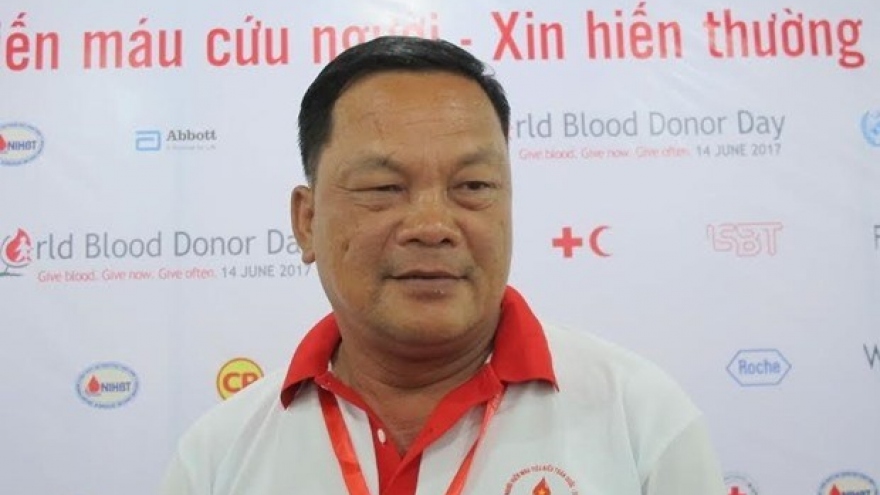 Vietnam honours 100 outstanding blood donors