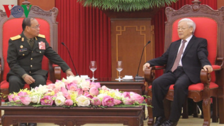 Party leader welcomes Lao army official