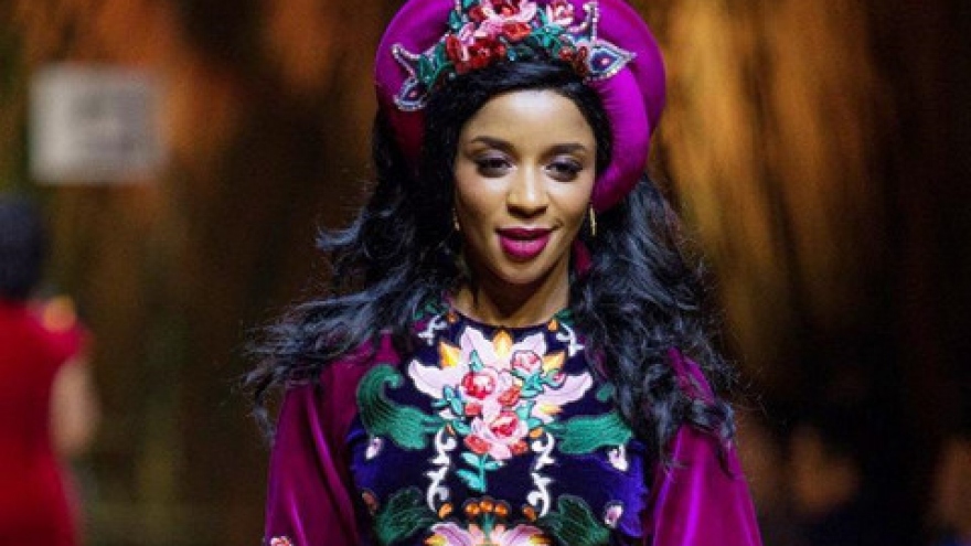 Haitian ambassador’s wife wears Ao Dai for HCM City fashion show