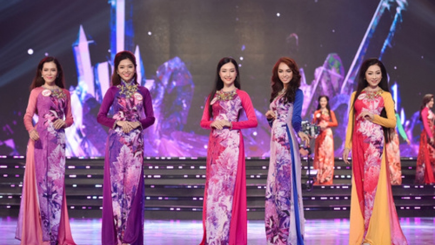 Miss Vietnam contestants shine in Ao Dai