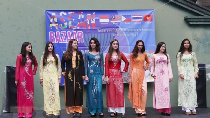Vietnam joins ASEAN bazaar in Argentina