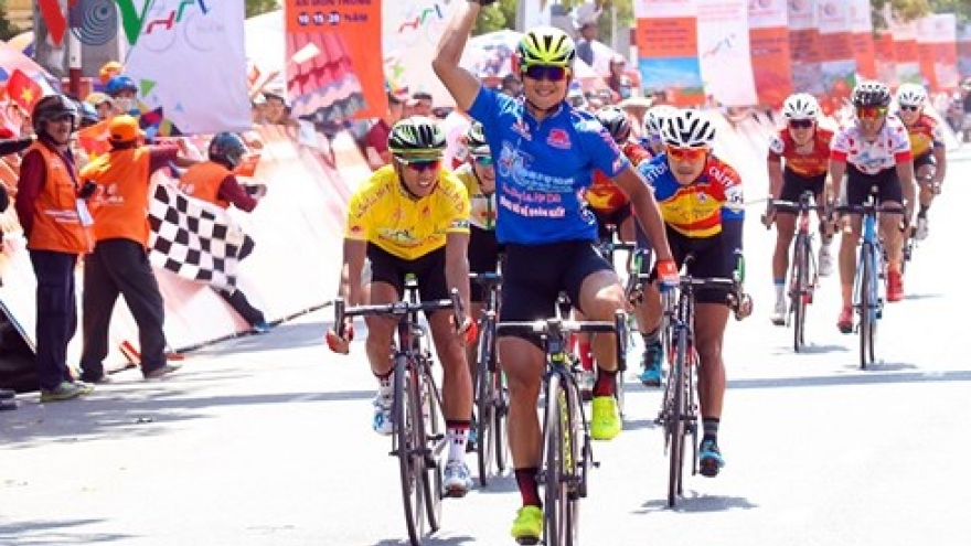 Le Nguyet Minh wins 18th stage of HTV cycling race