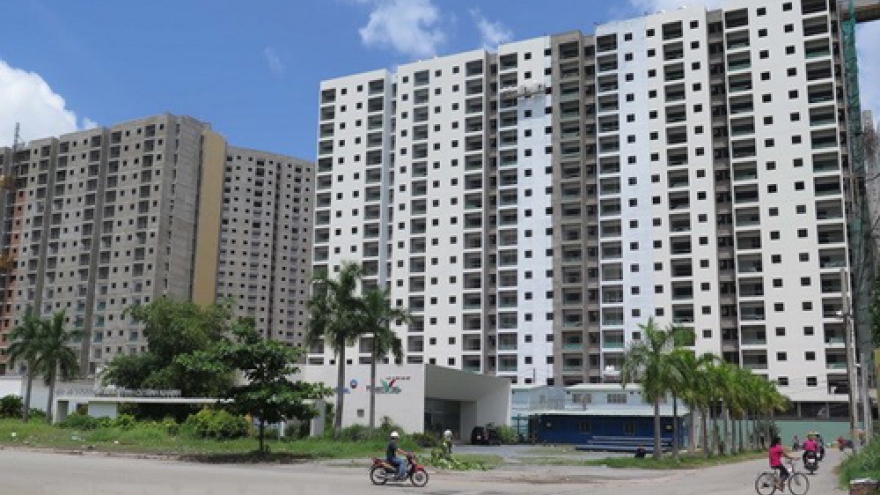 Cheap apartments drive HCMC market, high-end properties remain in demand