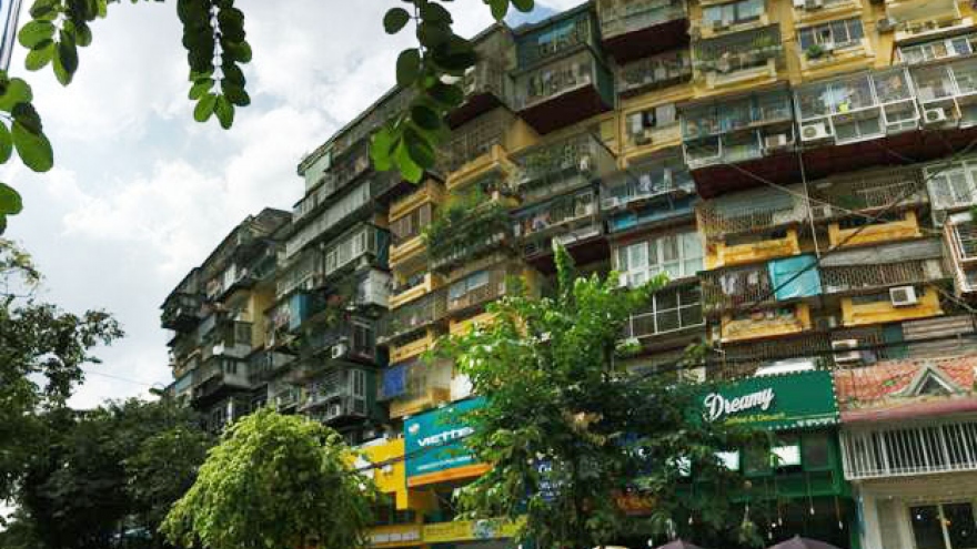 Hanoi apartment block renovation drive almost non-existent