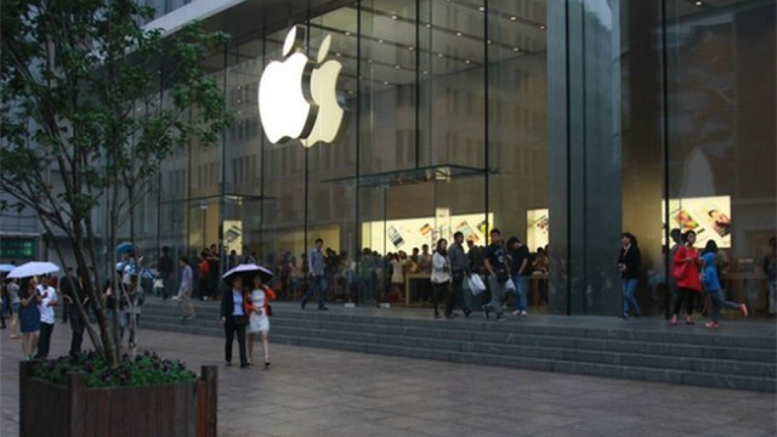 Where will be Apple’s data center set up?