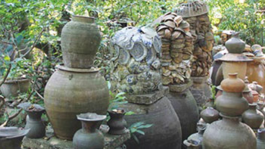 Archaeologists hail 356 findings