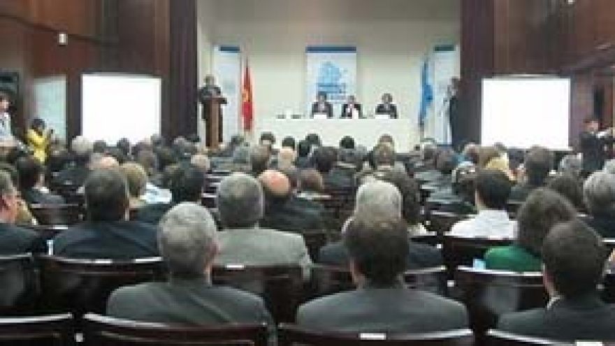 
        Argentina press praises Vietnam’s reform
                              