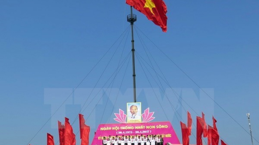 Art performance in Quang Tri marks National Reunification Day