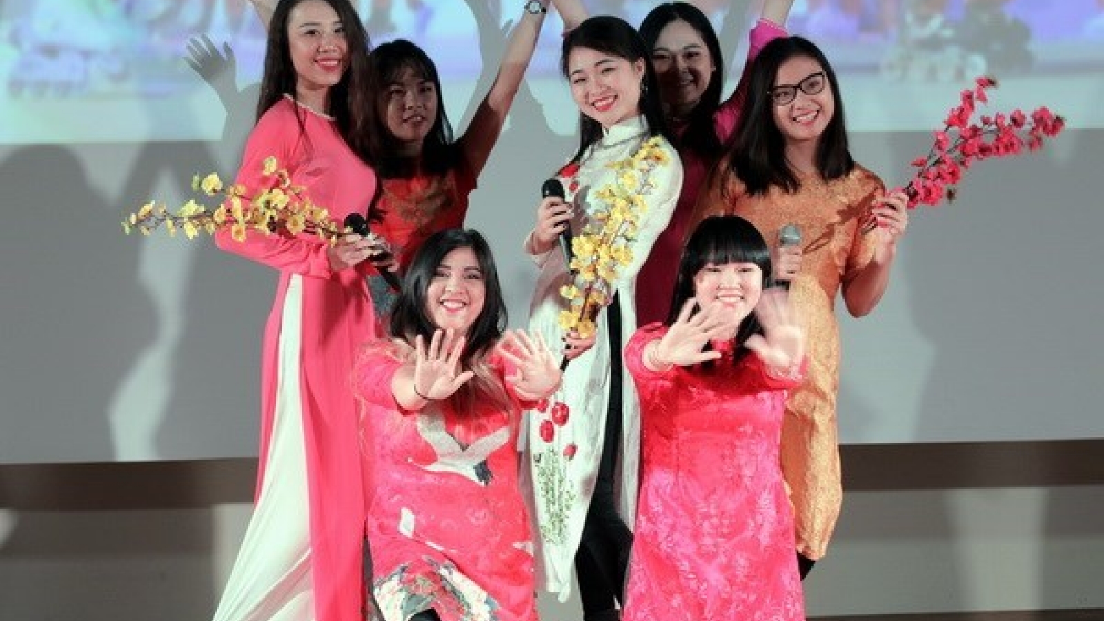 Vietnamese students in Moscow celebrate Tet