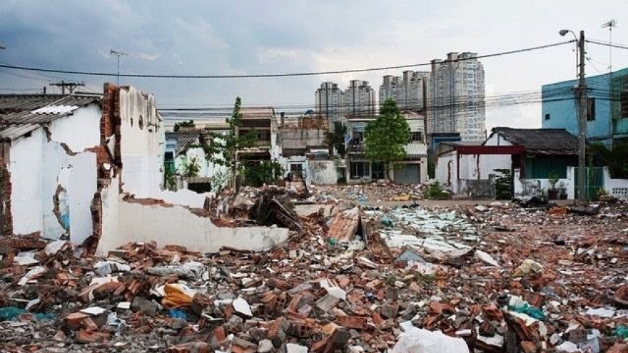 Taiwanese artist inspires from debris